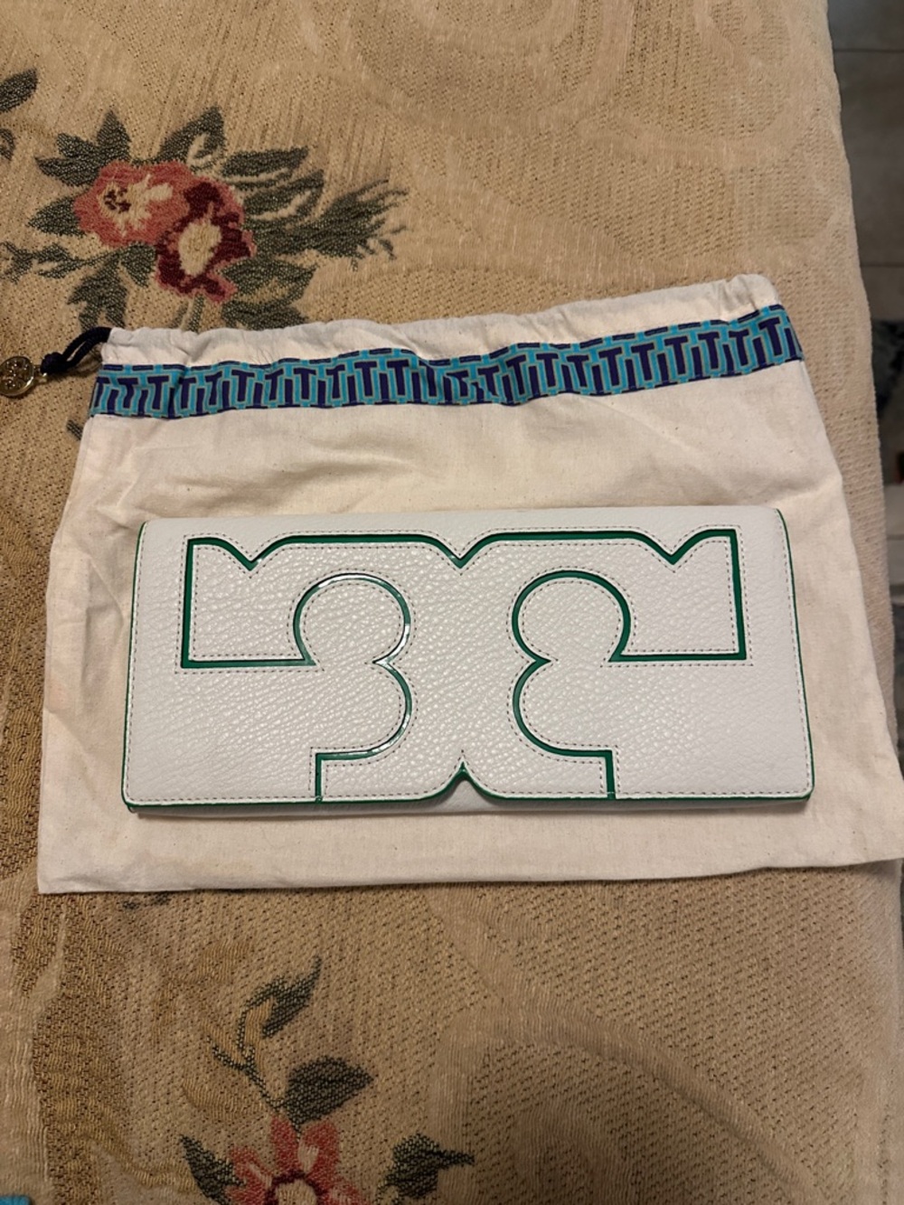 Tory Burch White Leather Continental Clutch with Green Trim